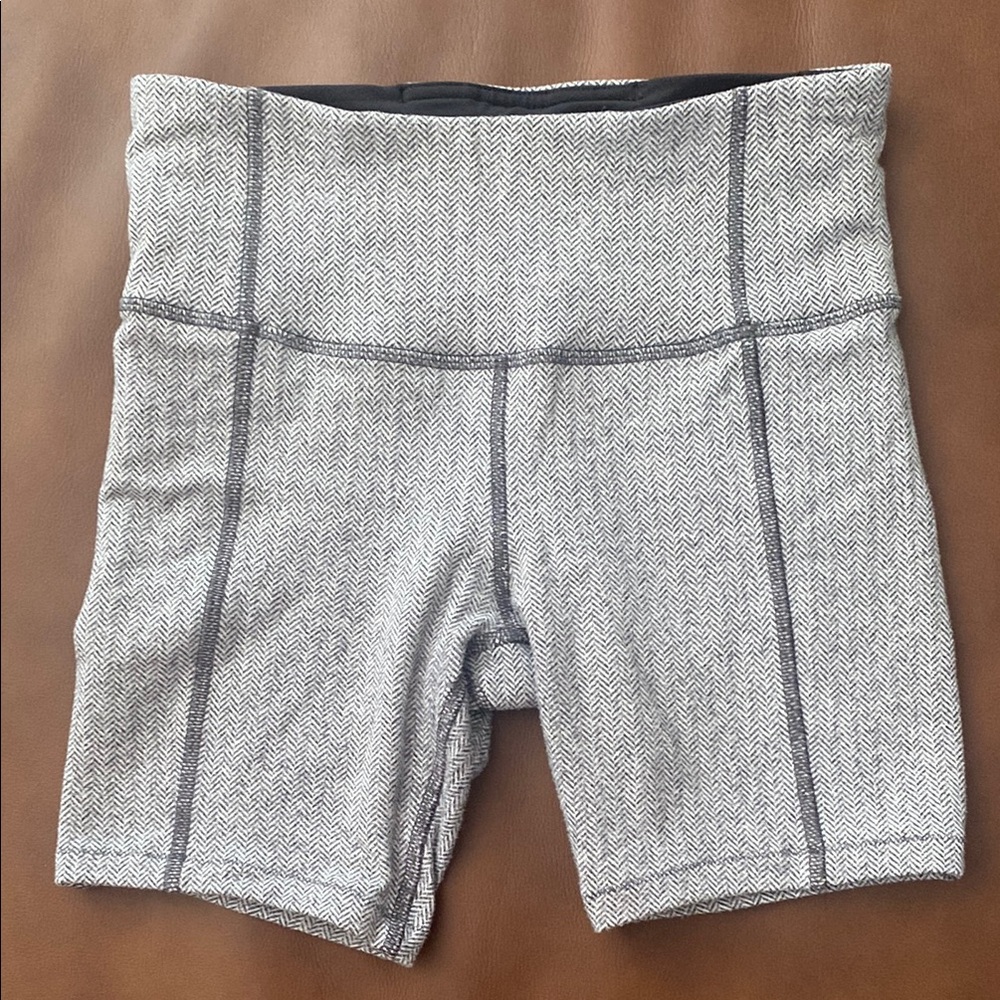 Lululemon Wunder Under Grey Herringbone biker short